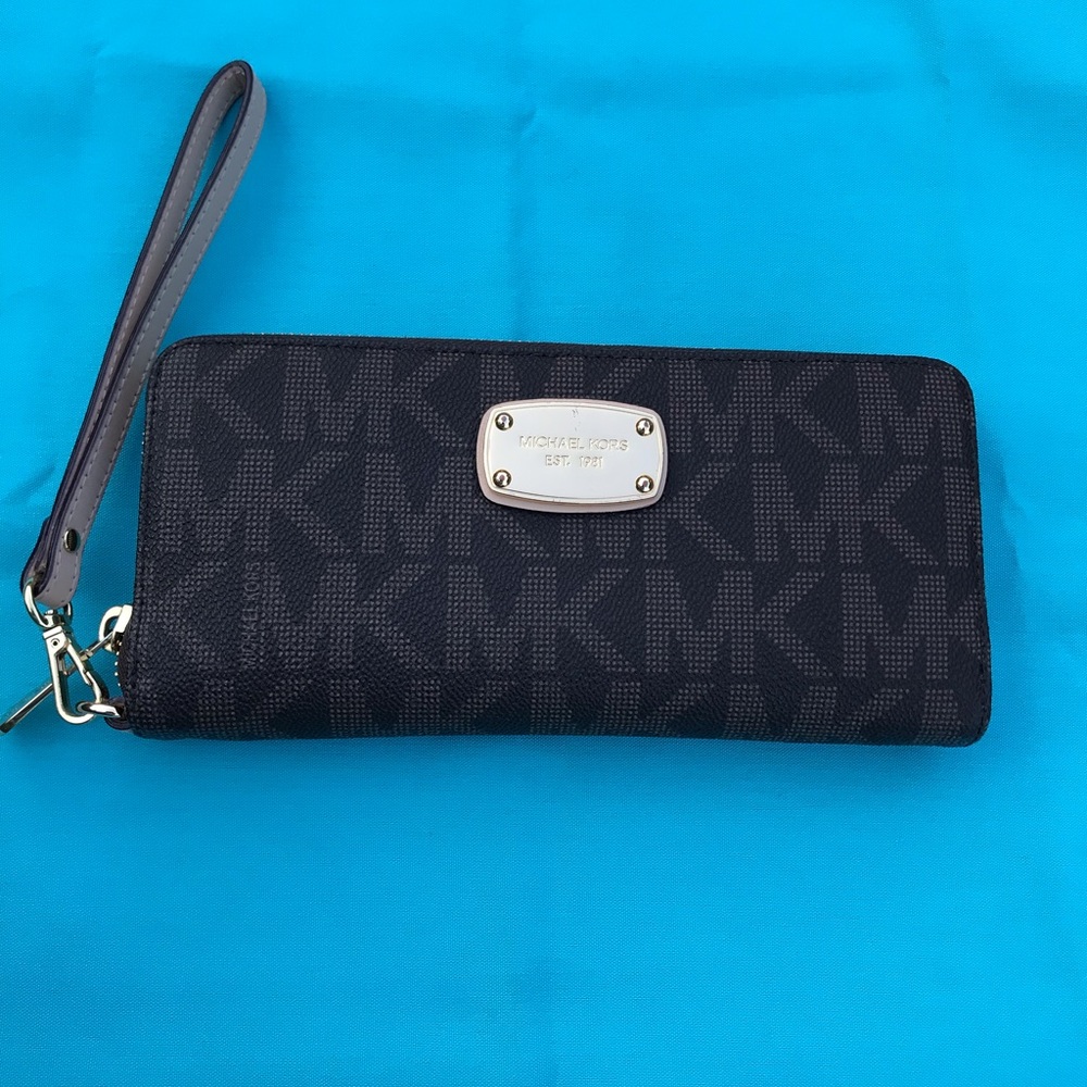 Michael Kors wallet